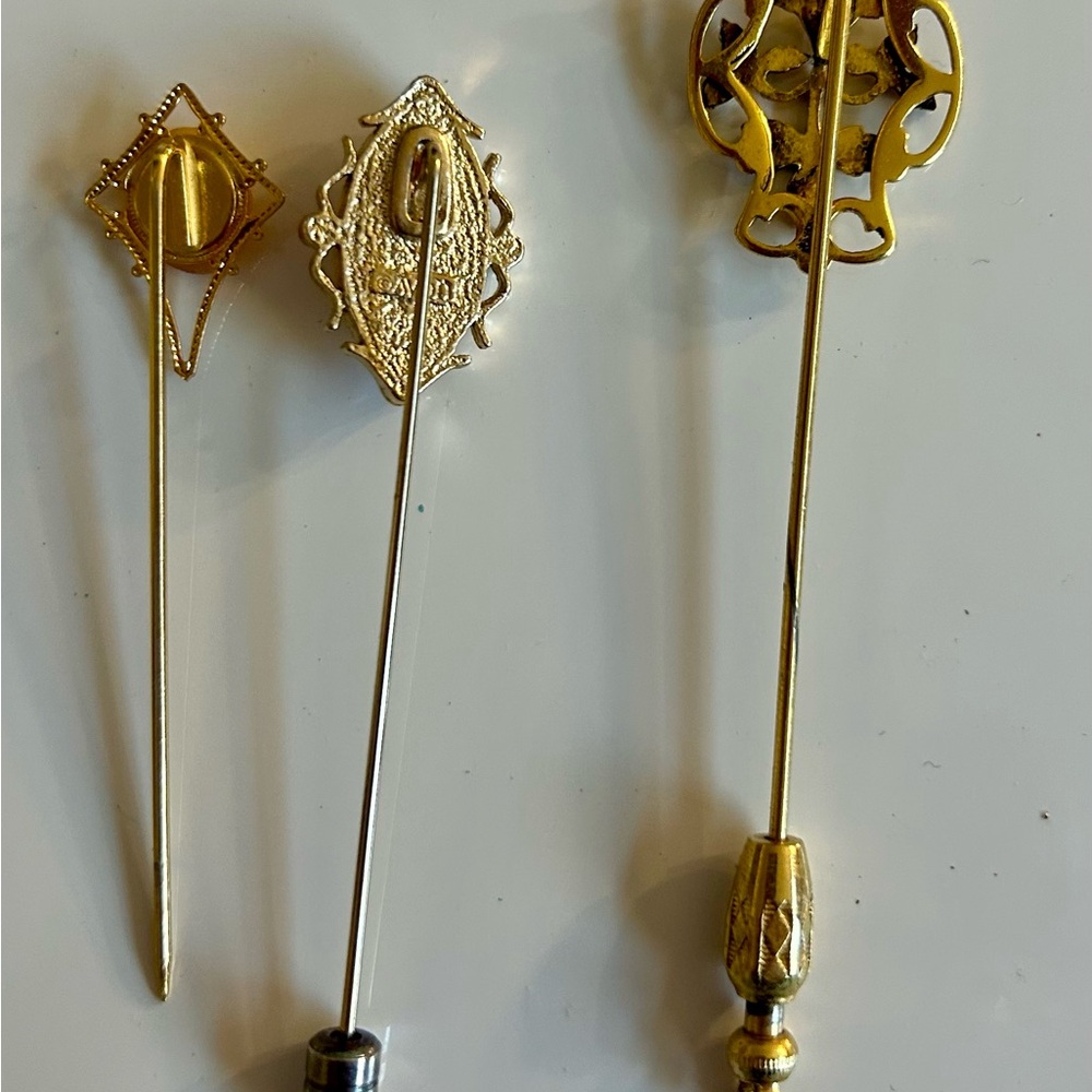 Vintage cameo stick pins Avon - Picture 4 of 4